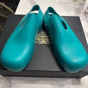 Men’s bottega rubber sling backs